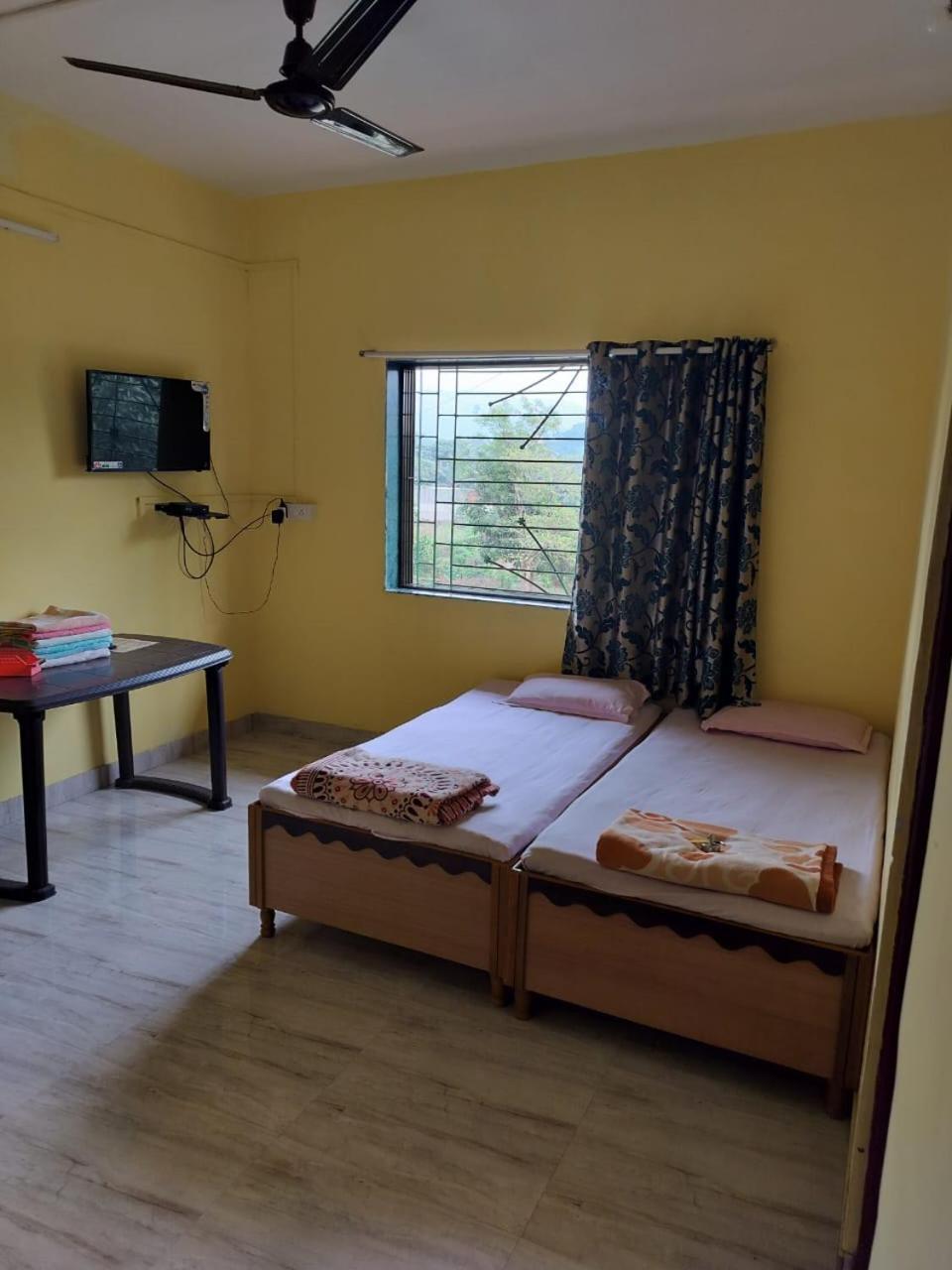 Gulmohar Cottages - Home Stay In Алібаґ Екстер'єр фото