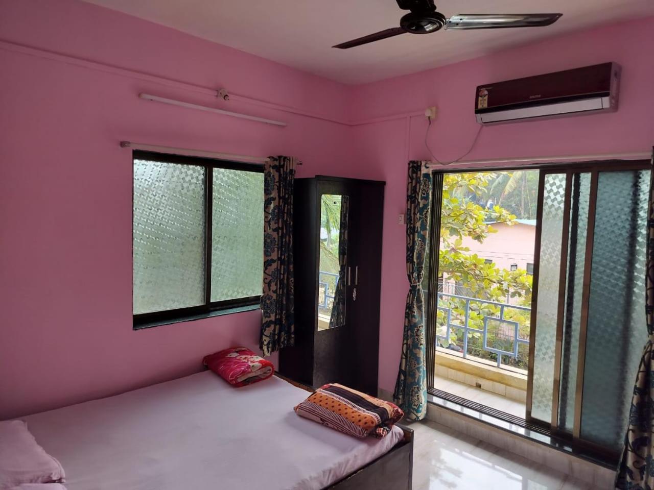 Gulmohar Cottages - Home Stay In Алібаґ Екстер'єр фото